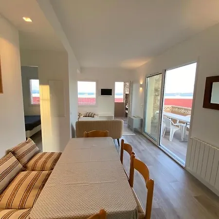 Appartement Vue Mer 4 Personnes Йер